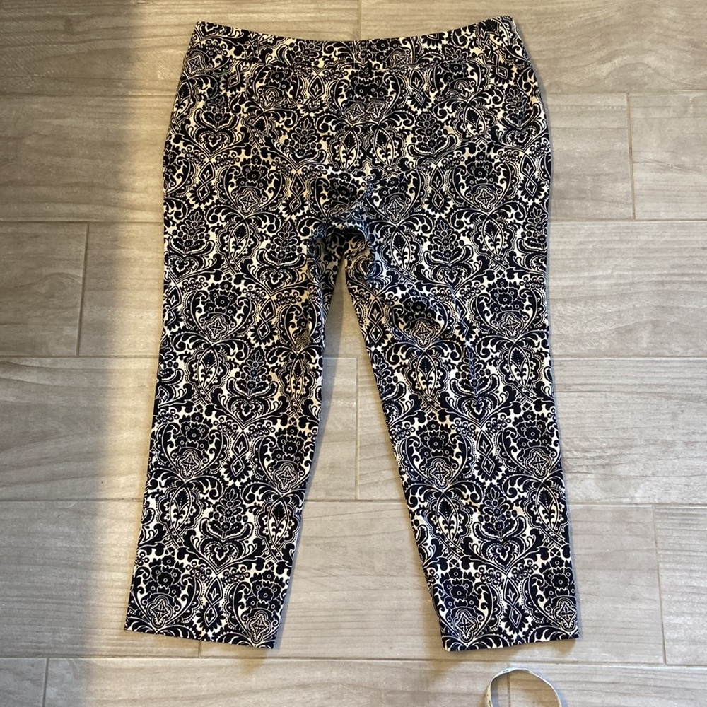 Ann Taylor black and white patterned slacks in women’s size 18 - Picture 6 of 8